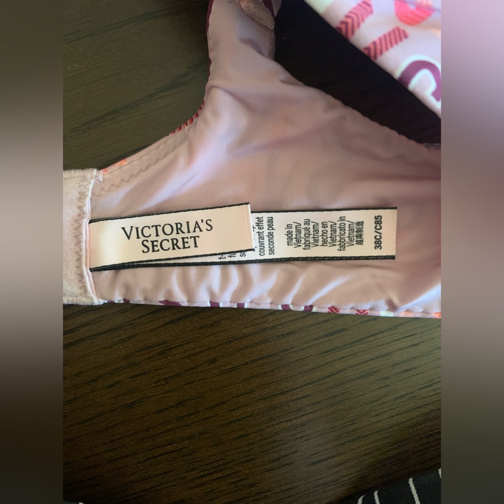 Victoria's Secret Bra 38C - Picture 2 of 2